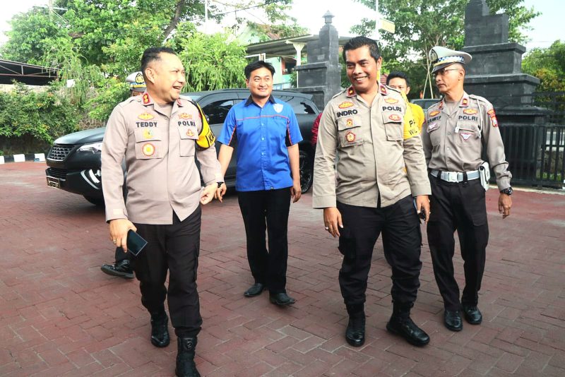 Kapolres Pasuruan AKBP Teddy Chandra, S.I.K, M.Si melakukan kunjungan kerja ke Polsek Gempol (foto: ist)