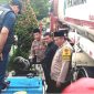 Kapolsek Purwosari bersama jajarannya, saat sidak di SPBU (foto: ist)
