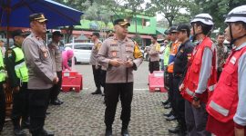 Kapolres Pasuruan, AKBP Teddy Chandra, kunjungi Pos Pam Ketupat Semeru 2024 (foto: ist)