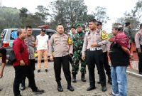 Kapolres Pasuruan AKBP Teddy Chandra, S.I.K., M.Si. lakukan pengecekan Pos Pengamanan Operasi Ketupat Semeru 2024. (Foto: ist)
