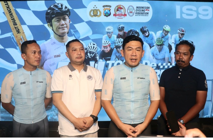Kapolda Jatim Irjen Pol. Drs. Imam Sugianto, M.Si. meresmikan Event Bersepeda 
