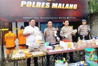 Konferensi Pers Polres Malang, di Desa Ketan Ireng, Prigen, Pasuruan (dok. Harianjatim.id)
