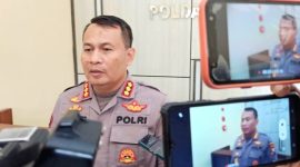 Kabidhumas Polda Jatim, Saat Release,  di Balai Wartawan, Bidhumas Polda Jatim ( foto: ist)