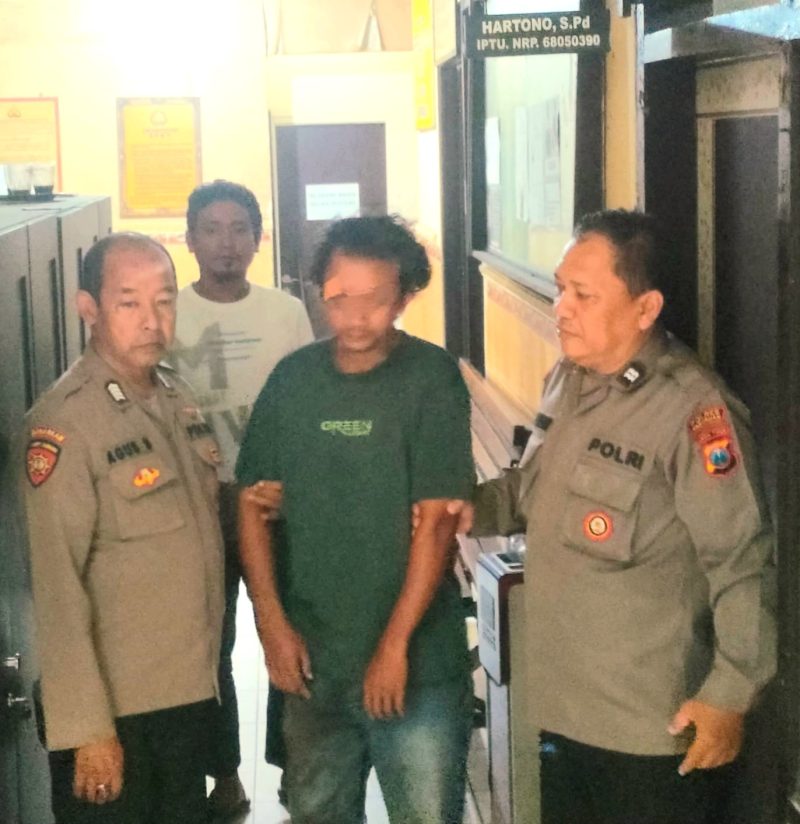 Pelaku Saat Diamankan di Polsek Gempol (foto: ist)