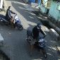 Dua Pelaku Curanmor, Saat beraksi dan tertangkap Kamera CCTV (foto: ist)