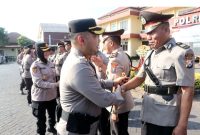 Kapolres Pasuruan, AKBP Teddy Chandra, Berikan Ucapan Selamat Kepada Anggotanya atas Jabatan Barunya (foto: ist)