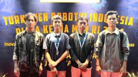 Tim Robotik MAN I Pasuruan, Saat Terima Medali, Sabet Juara 1 dan 2 (foto: ist)
