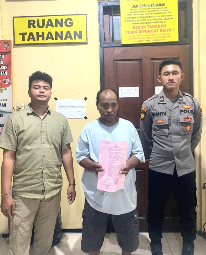 Sj (52thn), Pengedar sabu-sabu  asal Rembang, saat di amankan Petugas (foto: ist)