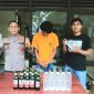 Tersangka IS (29 thn) penjual miras, saat diamankan di Mapolsek  Purwodadi (foto: ist)