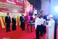Pengambilan sumpah janji, dipimpin langsung oleh ketua KPU kabupaten Pasuruan, Zainul Faizin ((Dok. Harianjatim.id )