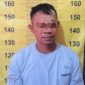 MA (47 thn) pengedar sabu-sabu asal Sukorejo, saat diamankan di Mapolres Pasuruan (foto: ist)