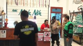 Unit Reskrim Polsek Pandaan saat grebek Kafe Mak Nik (foto: ist)
