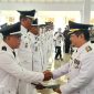 Penyerahan secara simbolis, SK Perpanjangan Masa Jabatan Kepala Desa Se-Kabupaten oleh Pj. Bupati Pasuruan, Dr. Andriyanto (dok. Harianjatim.id)