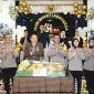 Kepala Kejaksaan Negeri Kabupaten Pasuruan, Teguh Ananto, S.H., M.H, menyambut baik, Kejutan dari rombongan Polres Pasuruan (foto: ist)