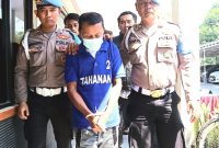 AW (63 thn) alias Mbah Jon, Pelaku Pedofilia, saat diamankan di Mapolres Pasuruan 