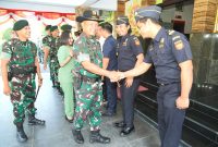 Pangdivif 2 Kostrad, Mayjen TNI.  Anton Yuliantoro, S.I.P., M.Tr (Han)., beserta rombongan, Saat Kunjungan ke Yonkav 8/NSW/2 Kostrad, Pasuruan  (foto: ist)