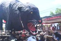 Penampilan salah satu peserta Karnaval Kirab Budaya, saat sampai di finish (Dok. Harianjatim.id)