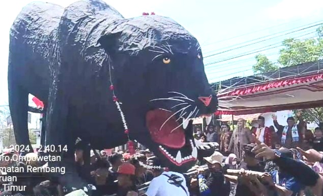 Penampilan salah satu peserta Karnaval Kirab Budaya, saat sampai di finish (Dok. Harianjatim.id)