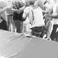 Situasi saat Terduga Pelaku diarak warga ke Balai Desa Sumberrejo, Purwosari (Dok. Harianjatim.id)