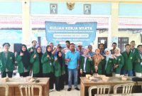 Pemdes Gondanglor saat sambut Peserta KKN Mahasiswa Universitas Ahmad Dahlan (Dok. Harianjatim.id)