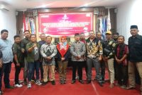 Foto bareng LSM Jawa Pes bersama Anggota Komisioner KPU Kabupaten Pasuruan, saat selesai Audensi (Dok. Harianjatim.id)