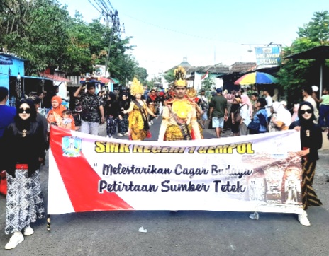 Perform SMKN Gempol, Peserta Pembuka Dalam Festival Budaya Desa Kepulungan, Gempol  (Dok. Harianjatim.id)