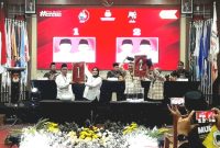 Dalsm pengundian nomor urut tersebut berhasil ditetapkan , Gus Mujib- Wardah mendapat No.1 dan Rusdi-Shobih No.2  (Dok. Harianjatim.id)