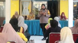 Peserta SOTH BKB Cempaka, Desa Karangsono, antusias dengarkan paparan materi dari Kapolsek Sukorejo, AKP. Marti 