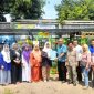 Penyerahan hasil penilaian tim dari Pendamping Desa Kepada Kepala Desa Sumbersuko, H. Arif Efendi (Dok.Harianjatim.id)