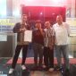Foto bersama Orang Tua dan Korban, dengan didampingi oleh PHnya, Wintarsa Anuraga SH, setelah laporan ke SPKT, Polres Pasuruan (Dok. Harianjatim.id)