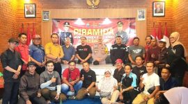 Kebersamaan Humas Polres Pasuruan dan Awak Media, dalam menggelar Tasyakuran HUT Humas Polri ke-73   (Dok. Harianjatim.id)