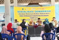 Kepala Dinas Perikanan, Alfi Hasanah Sosialisasikan Gemarikan dihadapan Masyarakat Desa Candibinangun, Kecamatan Sukorejo   (Dok. Harianjatim.id)