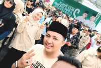 Rusdi Sutejo (Cslon Bupati Pasuruan) saat berada di tengah-tengah massa pendukungnya (Dok. Harianjatim.id)