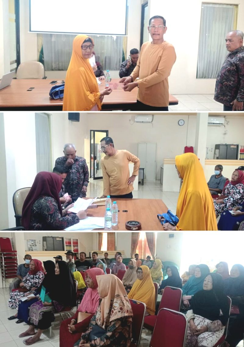 Suasana penyaluran BLT-DD Tahap IV Desa Kepadangan, Tulangan, Sidoarjo. (Dok.Harianjatim.id)