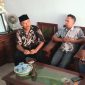 Kades Bakalan, Ahmad Abdulloh saat dikonfirmasi oleh awak media di kantor Desa Bakalan, Purwosari  (Dok.Harianjatim.id)