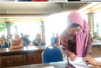 Pembagian BLT-DD Tahap IV Tahun Anggaran 2024 Desa Kesambi, Porong, Sidoarjo  (Dok.Harianjatim.id)