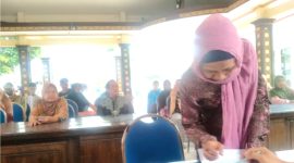 Pembagian BLT-DD Tahap IV Tahun Anggaran 2024 Desa Kesambi, Porong, Sidoarjo  (Dok.Harianjatim.id)
