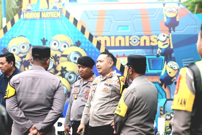 Kapolres Pasuruan, AKBP. Teddy Chandra, saat Cek Kesiapan Pos Keamanan Jelang Nataru  (foto : ist)