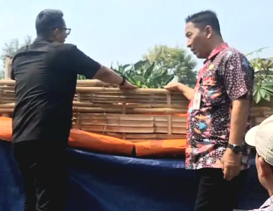 Kepala Dinas Pekerjaan Umum dan Penataan Ruang ( PUPR ) Perakim Kota Mojokerto, Muraji, ST, M.Si. Pj. Walikota Mojokerto, saat Cek 