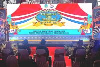 Pj. Gubernur Jawa Timur, Adhi Karyono, saat memberikan sambutan dalam Peringatan Hari Disabilitas Internasiomal, di Taman Dayu Pasuruan  (Dok.Harianjatim.id)
