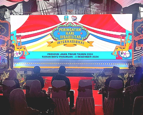 Pj. Gubernur Jawa Timur, Adhi Karyono, saat memberikan sambutan dalam Peringatan Hari Disabilitas Internasiomal, di Taman Dayu Pasuruan  (Dok.Harianjatim.id)