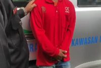 Terduga Pelaku tindakan asusila FH warga Segoropuro, Kecamatan Rejoso, Kabupaten Pasuruan, saat diamankan oleh Security Kawasan Industri PIER (foto :ist)