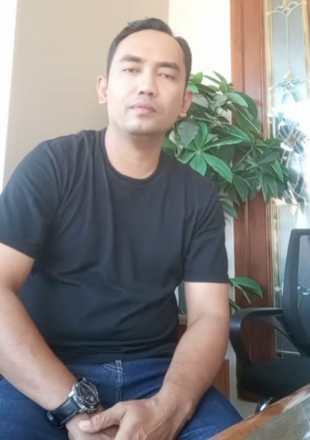 Gihanto Kades Sumur Geneng, Kecamatan Jenu, Kabupaten Tuban, Merasa senang ,warganya antusias sambut Program PTSL  (Dok. Harianjatim.id)