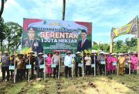 Kementan RI, Ir. Andi Amran Sulaiman Bersama Jajaran Forkopimda Kabupaten Pasuruan, Tanam Jagung Serentak 1 Juta Hektar ( foto: ist)