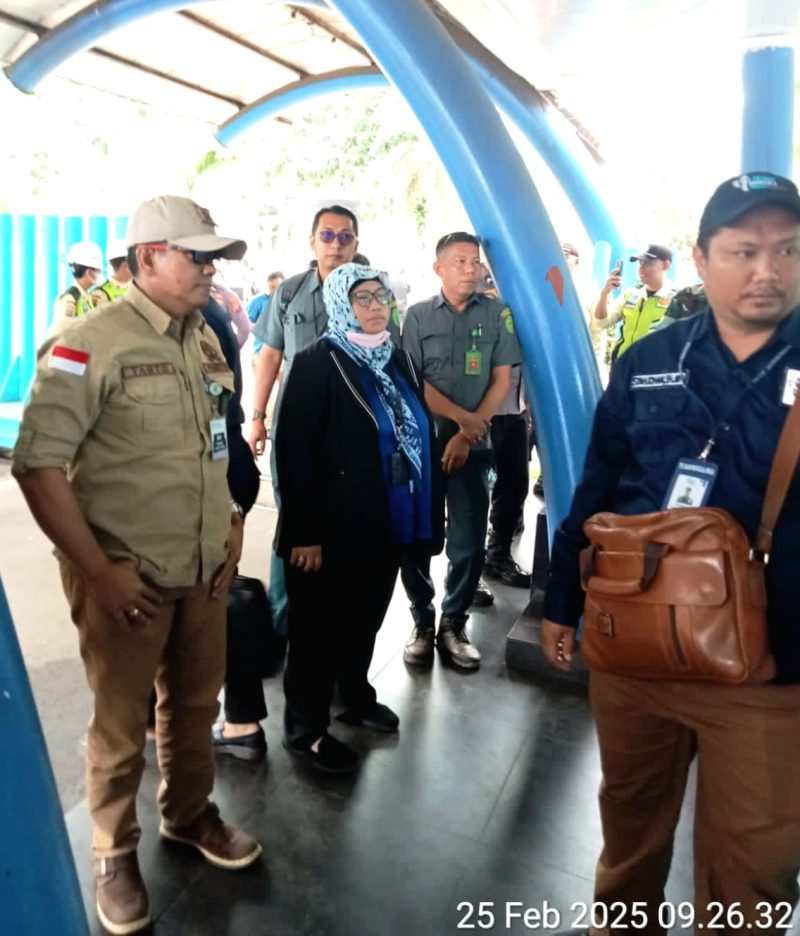 Fanny Elke Matindas sebagai Kuasa Hukum Lemasko (Lembaga Musyawara Adat Suku Kamoro) dan Masyarakat 5 Kampung Suku Kamoro (Daskam) saat berikan Pernyataan (foto : ist)