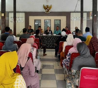 Forkopimca Purwosari gelar Mediasi antara Yayasan Irsyadul Mubtadi'in dan Madin di Kantor Camat Purwosari, tetapi tidak dihadiri oleh pihak Yayasan (Dok.Harianjatim.id)