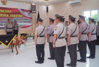 Kapolres Pasuruan, AKBP. Jazuli Dani Iriawan, saat pimpin Sertijab Rotasi Pejabat lingkungan Polres Pasuruan  (foto: ist)