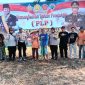 Polsek Sukorejo bersama Gapoktan Desa Karangsono Sukorejo saat tanam jagung bersama sebagai bentuk dukung program Asta Cita (foto : ist)
