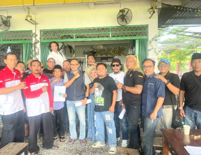 GERTAK Sepakat Tolak Raperda TJSL Kabupaten Pasuruan, saat adakan pertemuan yang digelar di Kedai Mak Nik, Pandaan  (Dok. Harianjatim.id)