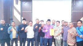 Format bersama Pansus 1 TJSL saat gelar audensi di aula gedung DPRD Kabupaten Pasuruan (Dok. Harianjatim.id)